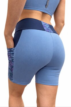 Ciclista con bolsillos estampados