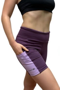 Ciclista en Lycra con bolsillos color uva